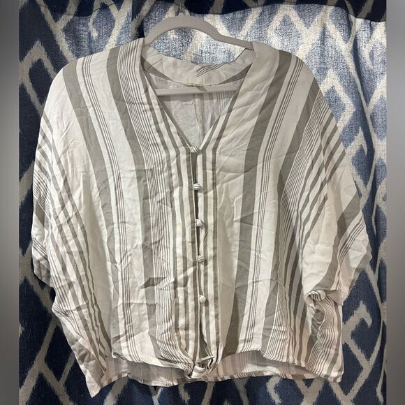 Sim and Sam Gray and White Top Size L - Picture 1 of 4